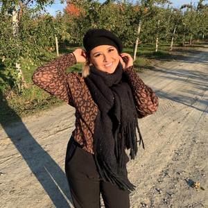 Meet your Posher, Marie-félix